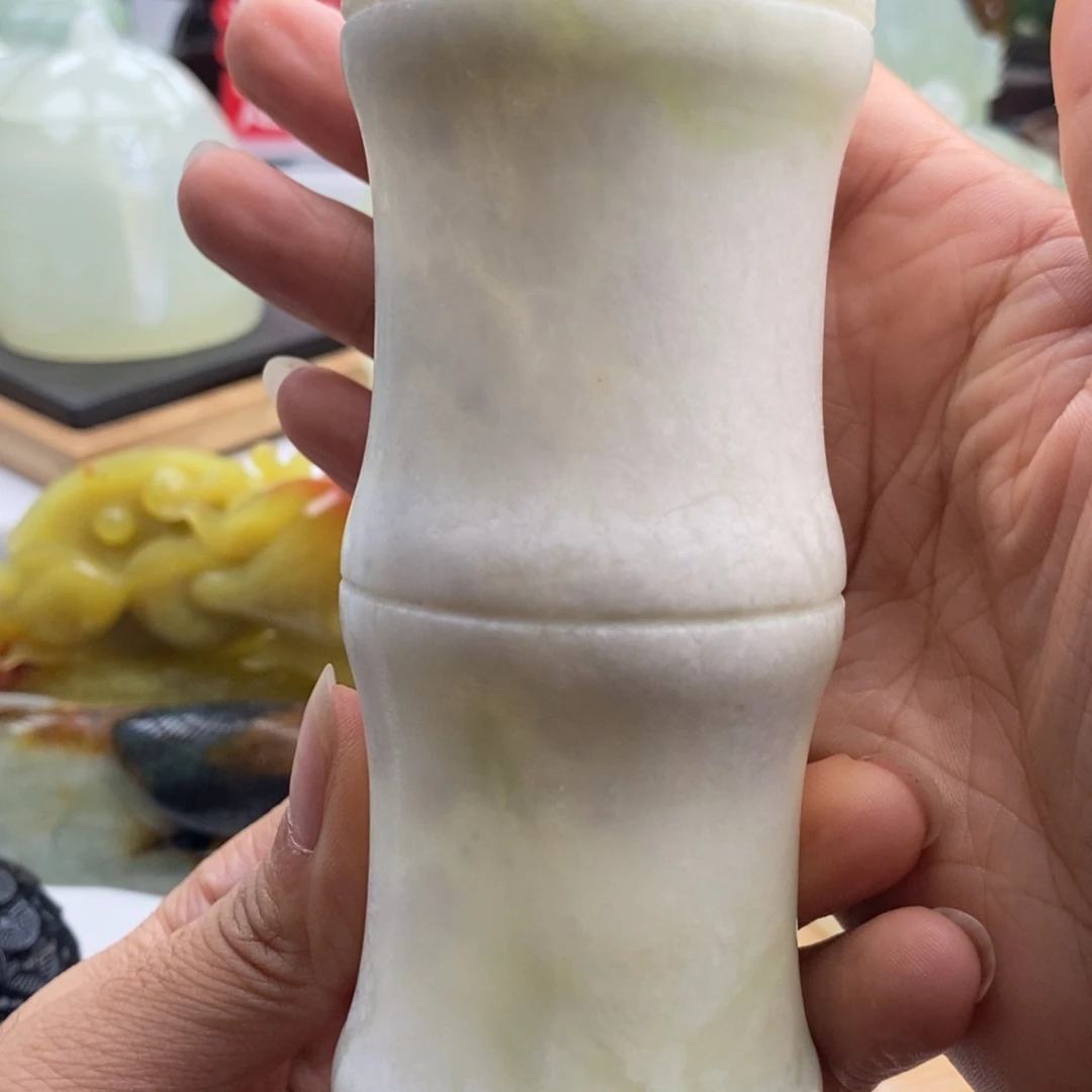 未镶嵌岫玉四大名玉笔筒