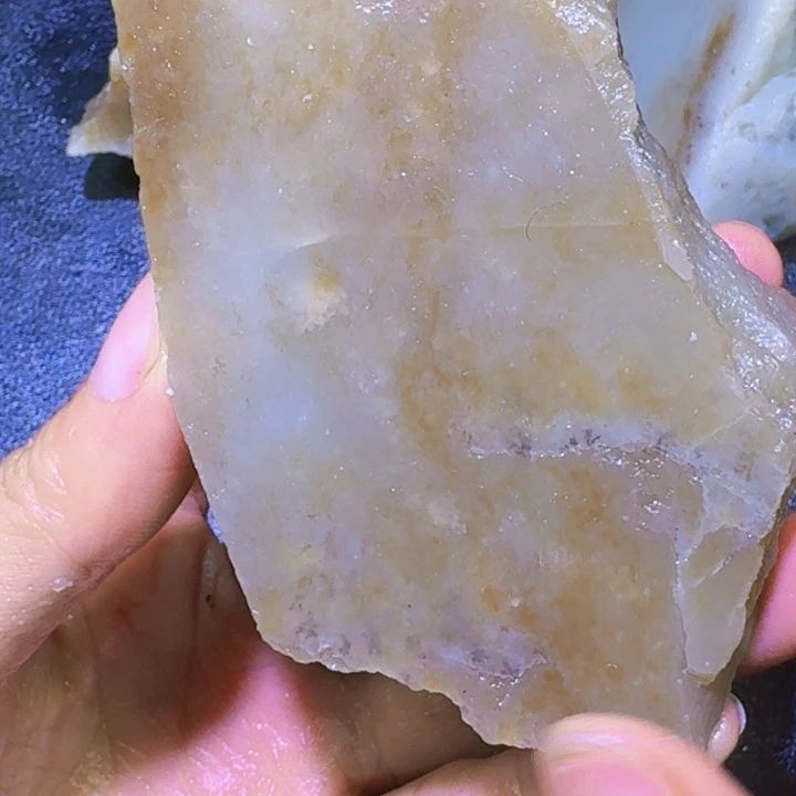 未镶嵌和田玉（糖玉）珠宝半成品