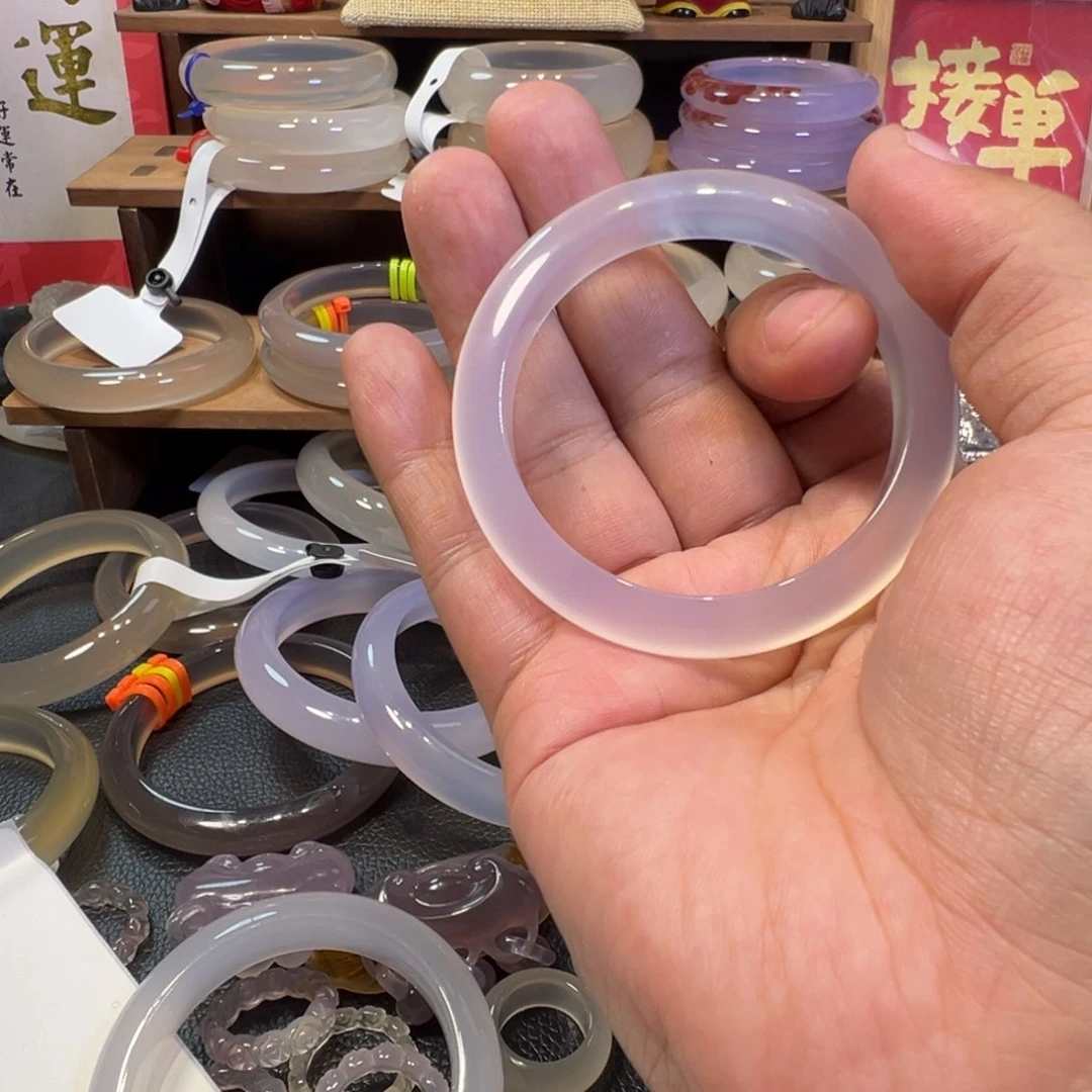 一***事玛瑙/玉髓手镯未镶嵌