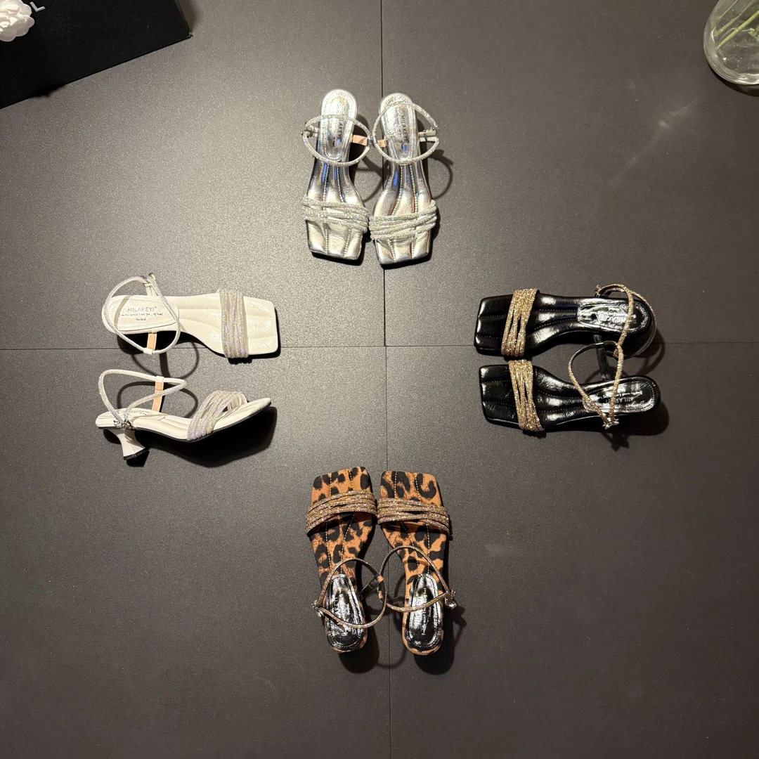 2025年夏季新款气质百搭时尚简约网红水钻蝴蝶时尚轻奢风爆款凉鞋