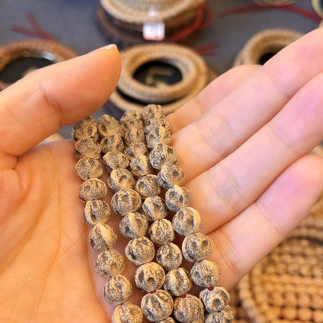 柏香籽/百香籽吊坠在**?