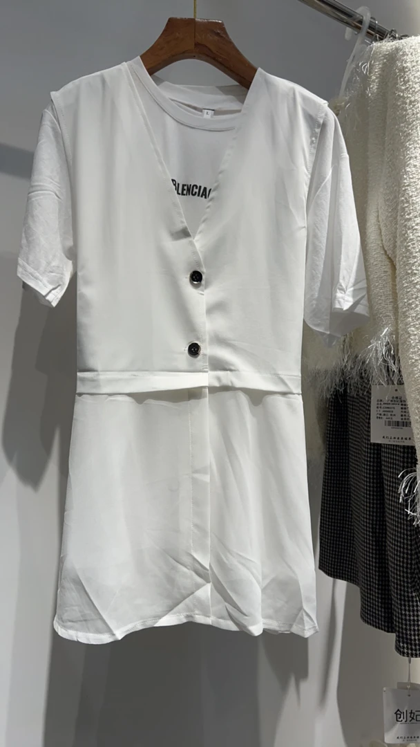 Q010短袖T恤配马甲两件套