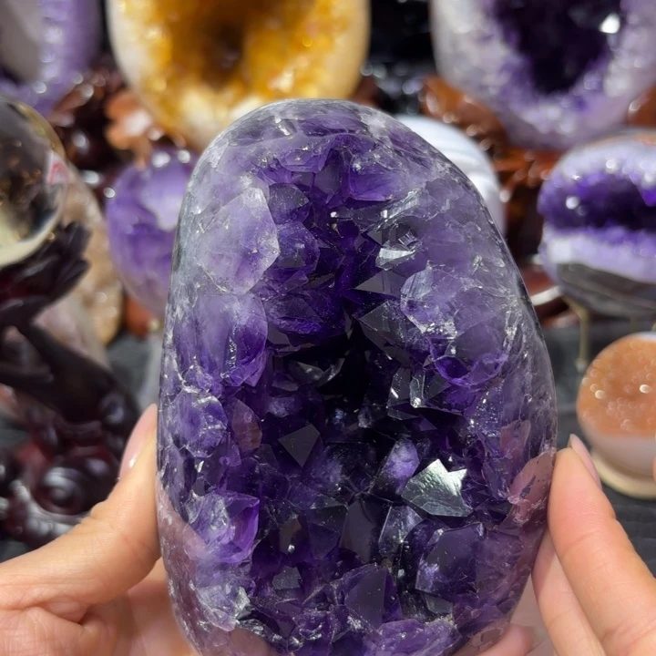 未镶嵌水晶大型摆件（非配饰）