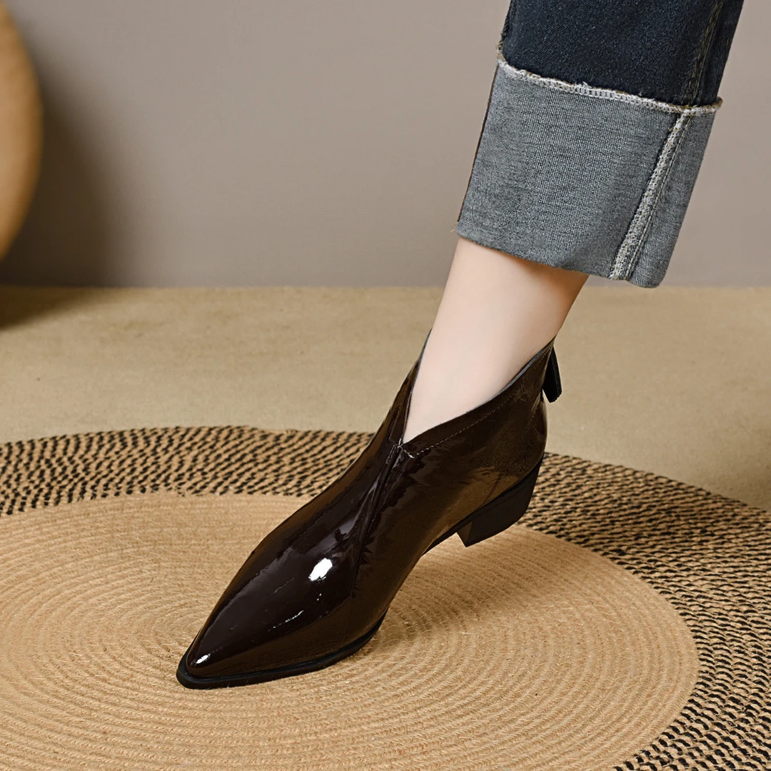 88-215漆皮尖头短靴女 粗跟侧拉链复古切尔西靴 时尚百搭中跟踝靴