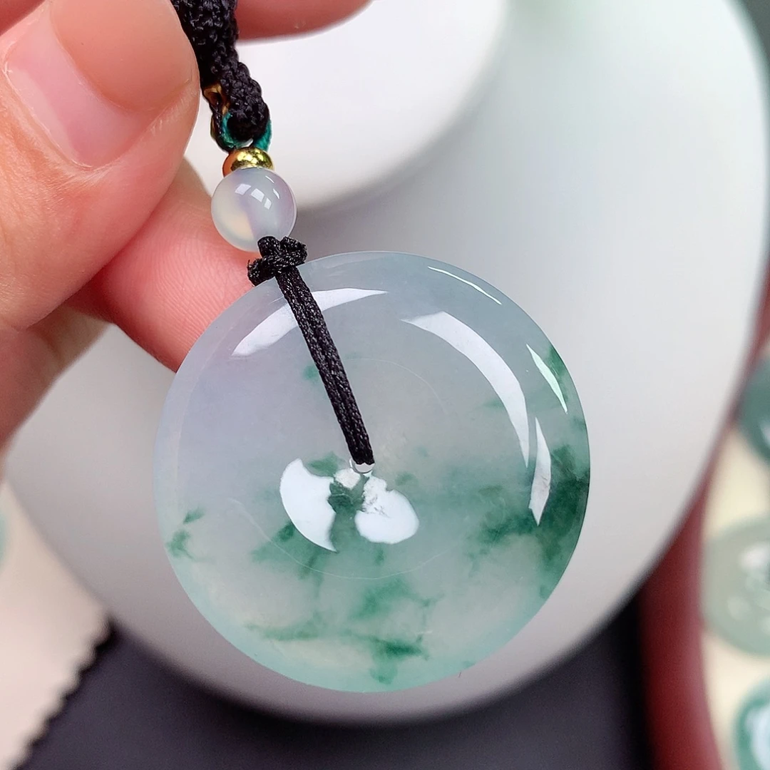 翡翠未镶嵌颈饰平安扣 30.6x5.9mm
