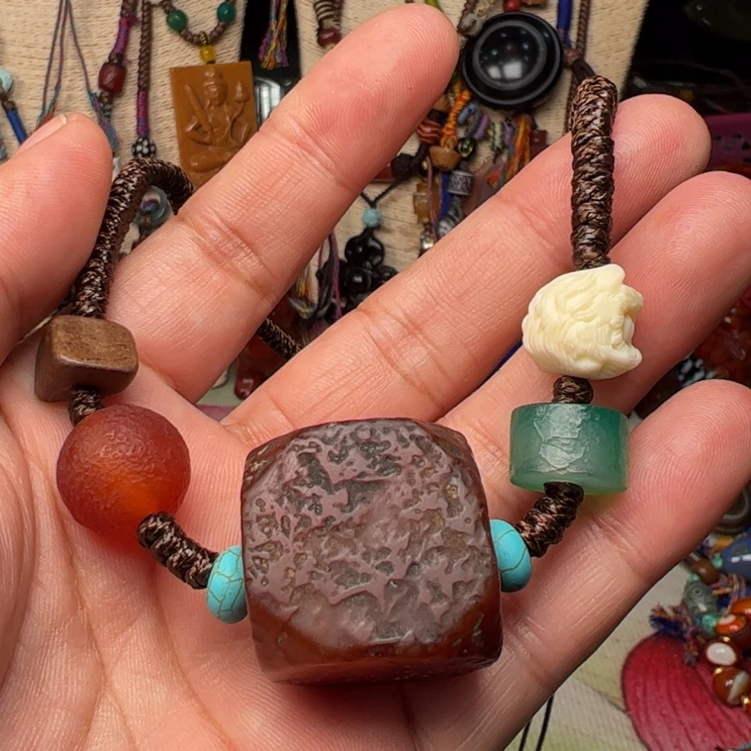 玛瑙/玉髓颈饰未镶嵌