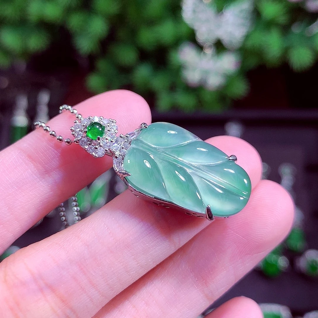 颈饰未镶嵌翡翠天然