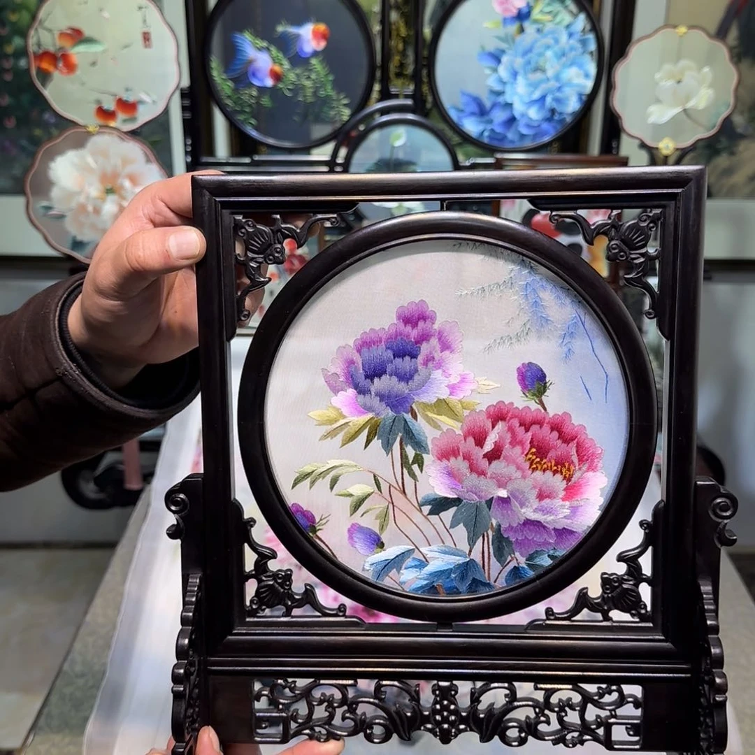 刺绣刺绣工艺精湛