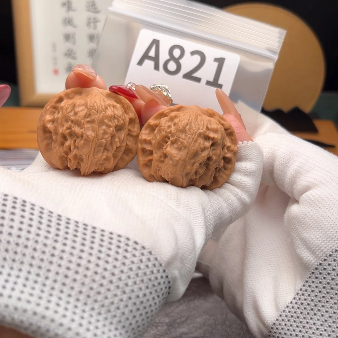 文玩核桃把件39野狼a 821