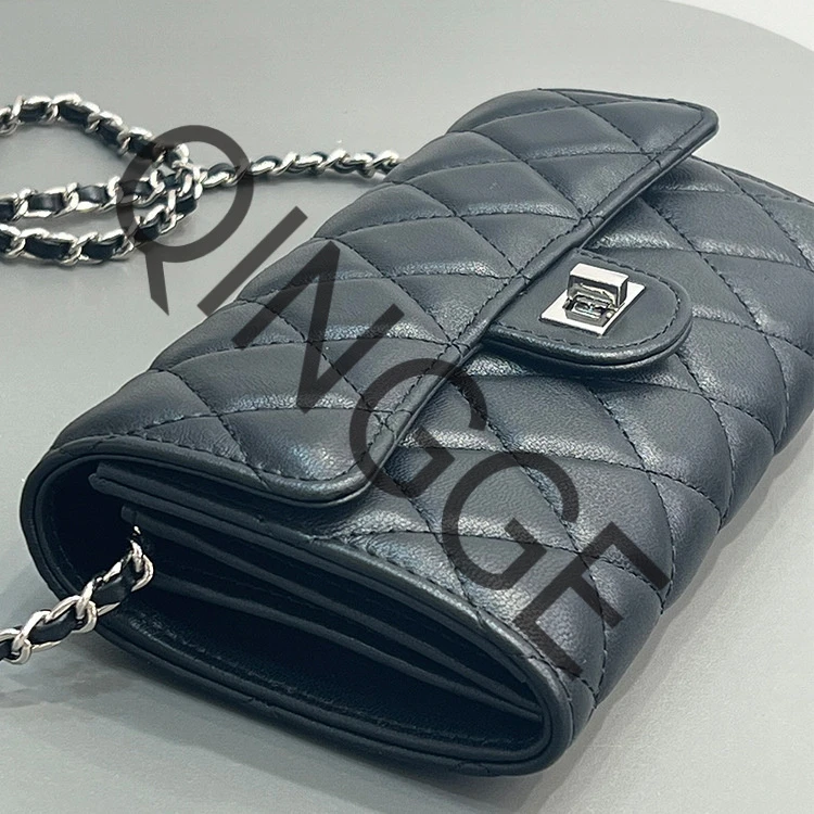 B2022链条斜挎包宽肩带软皮方包女时尚简约真皮单肩包菱格百搭包