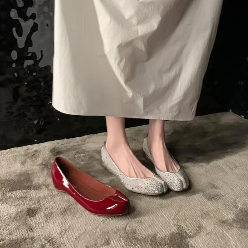 牛皮版~马吉拉猪脚鞋联名款分趾鞋红色单鞋女2025新款浅口平底鞋