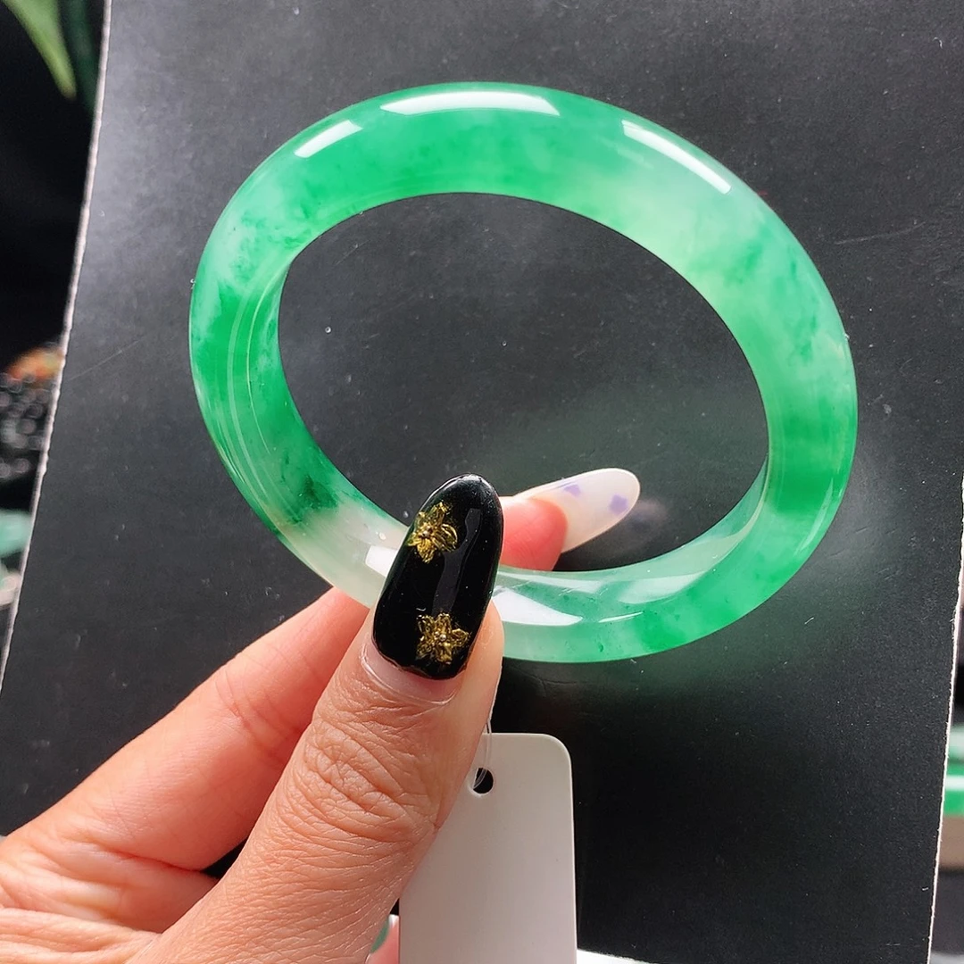 石英质玉未镶嵌手镯50
