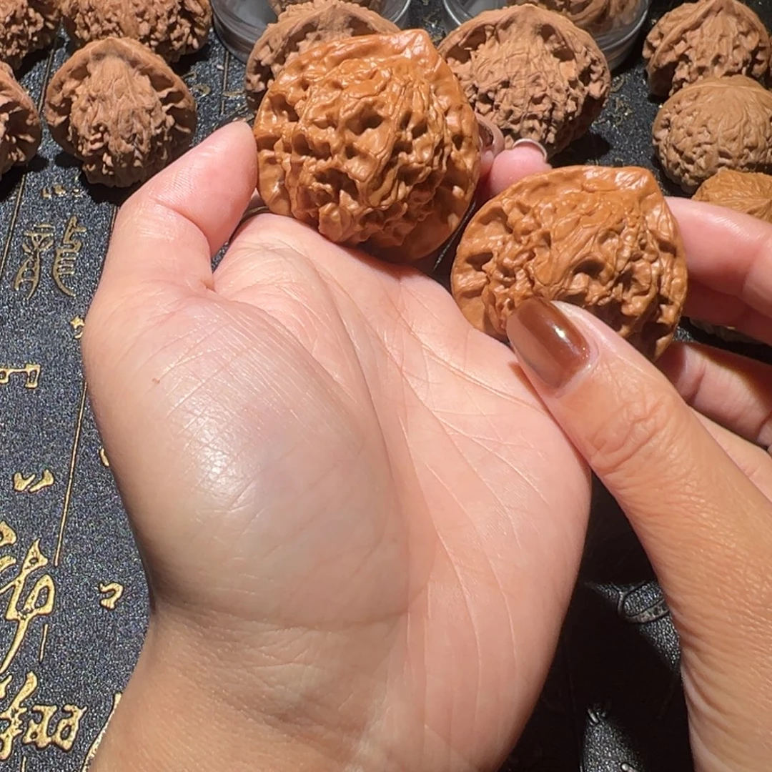 文玩核桃吊坠图图42手把件168