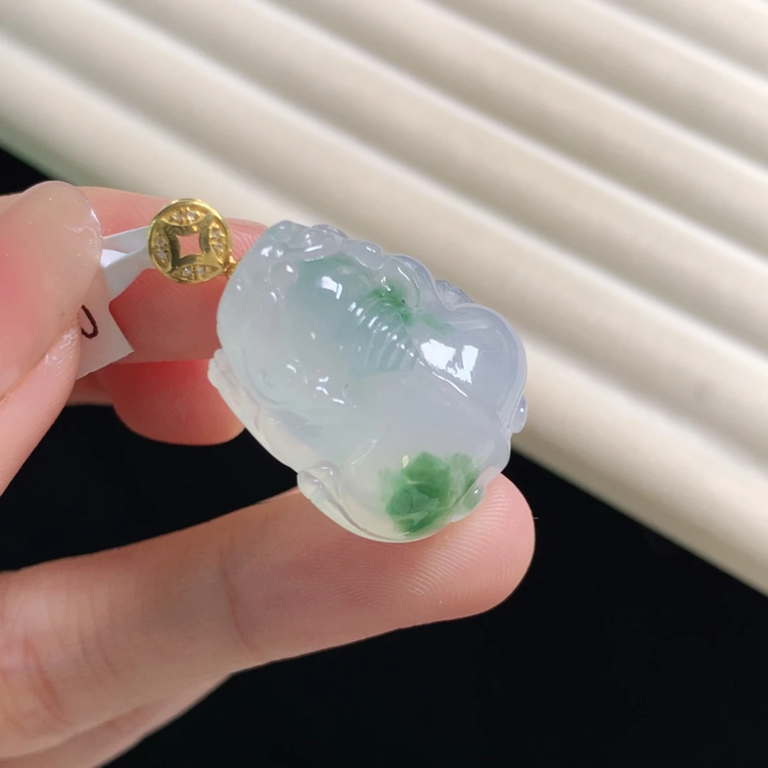 翡翠颈饰18K金镶嵌貔貅