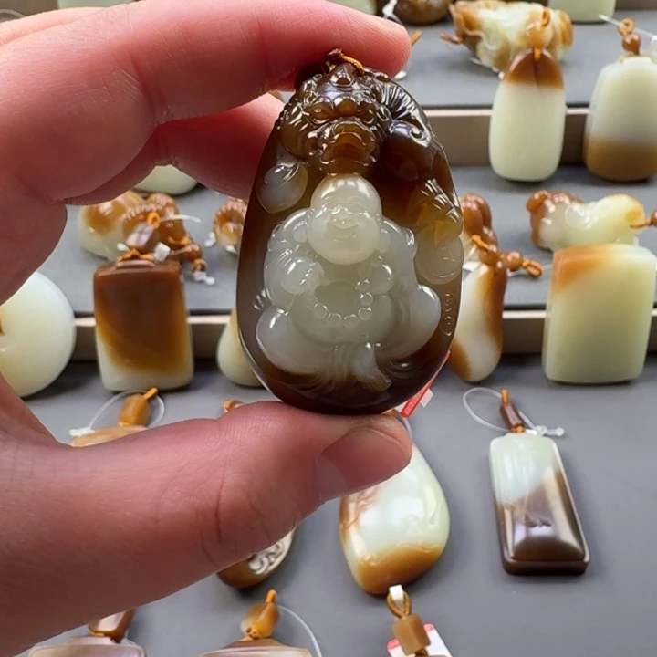 和田玉未镶嵌颈饰