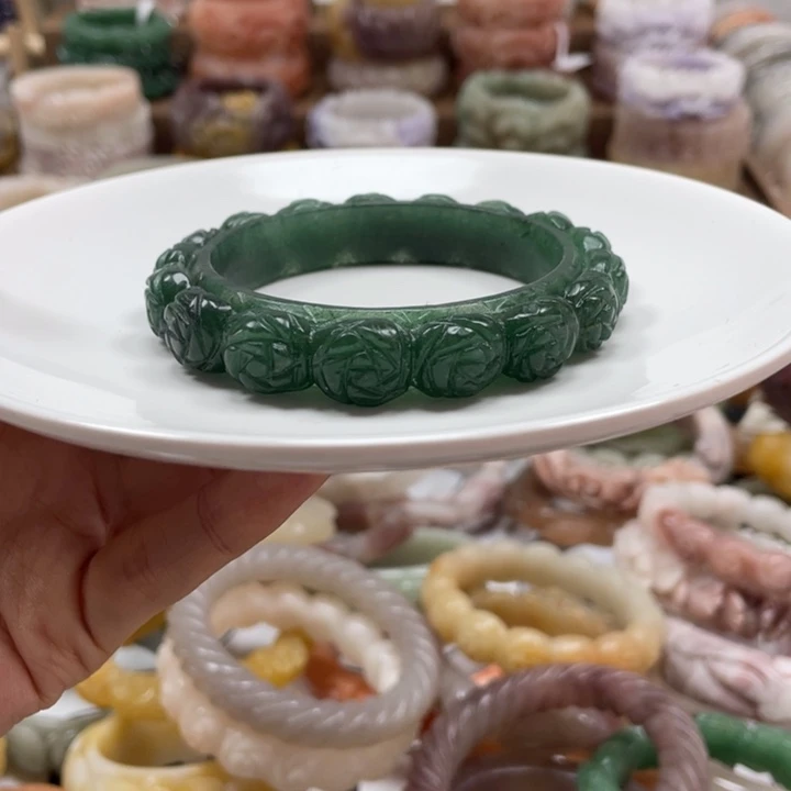未镶嵌手镯石英质玉
