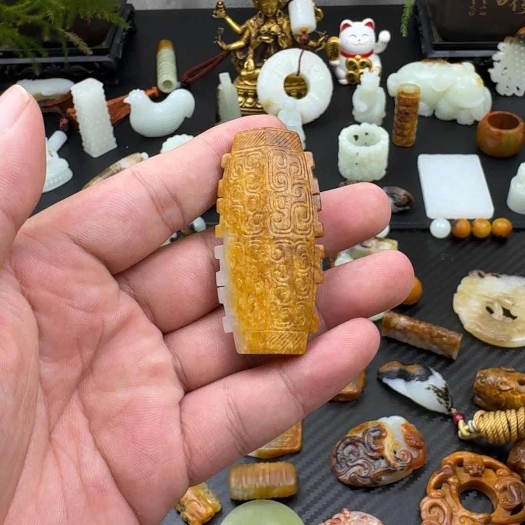 九***画颈饰未镶嵌和田玉