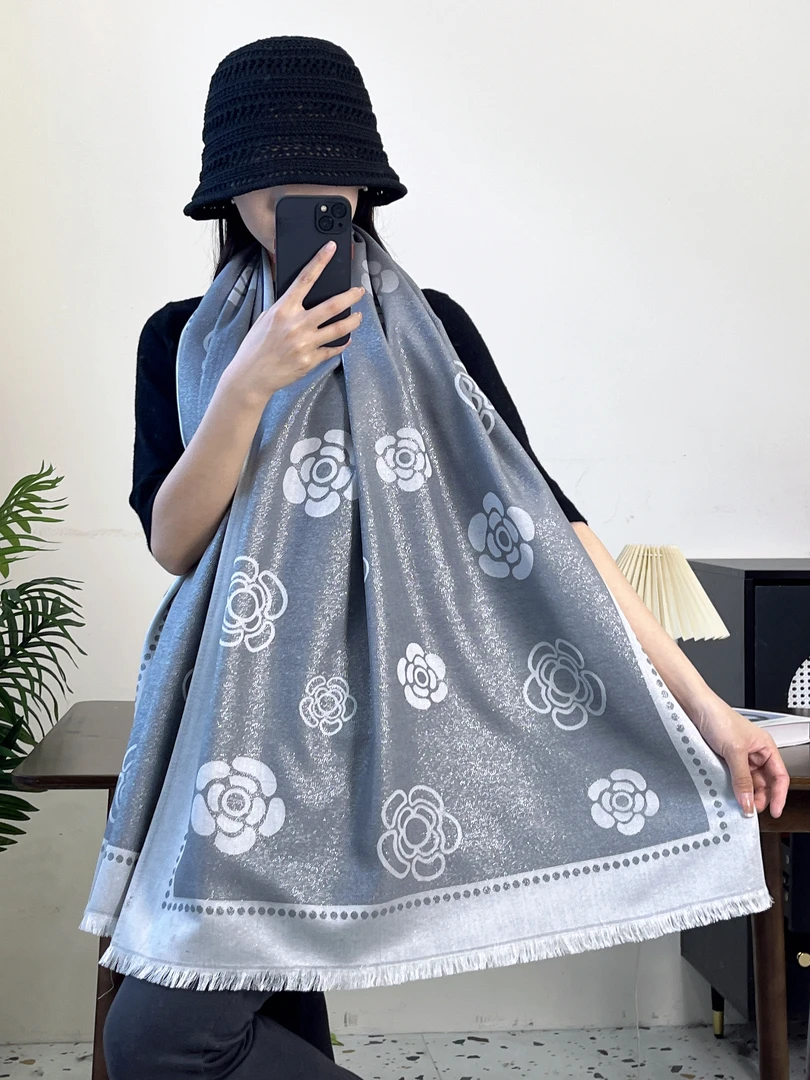 2025年春夏季新款女士时尚百搭气质薄款围巾丝巾