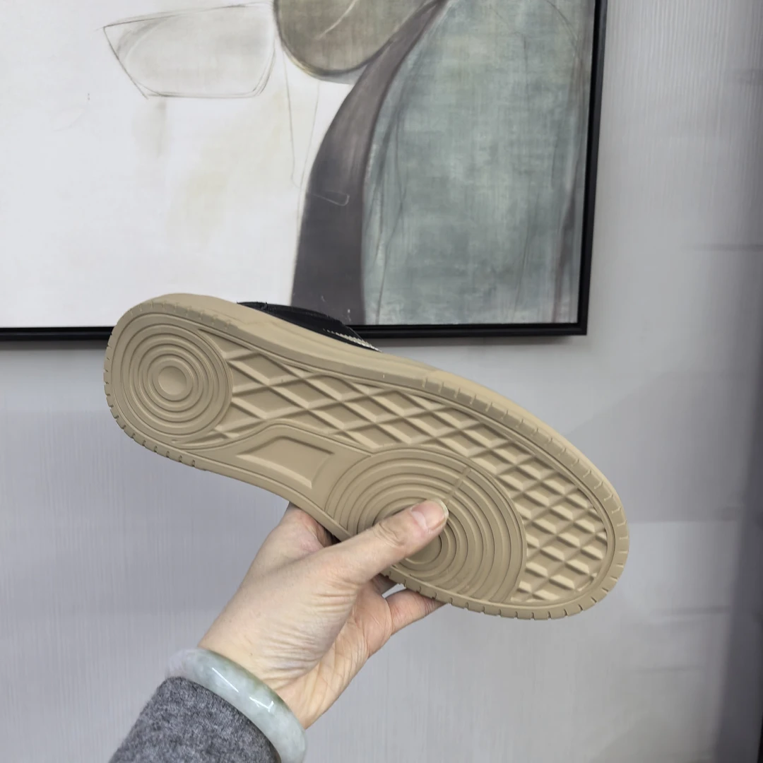 2025男士新款软底休闲鞋