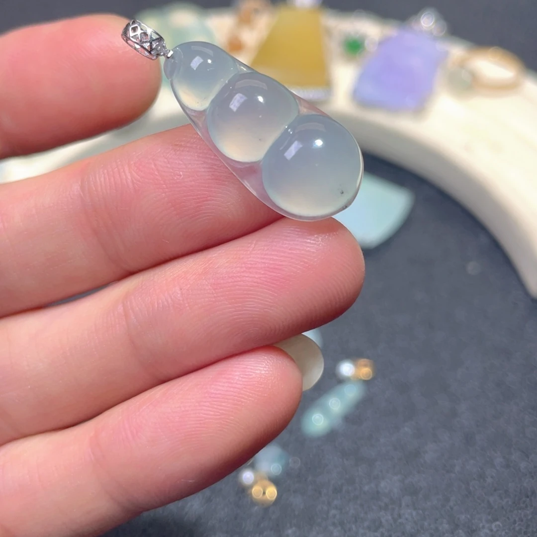 翡翠18K金镶嵌颈饰翡翠