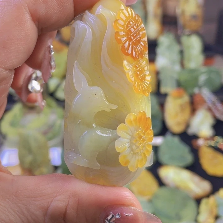 蛇纹石玉颈饰未镶嵌