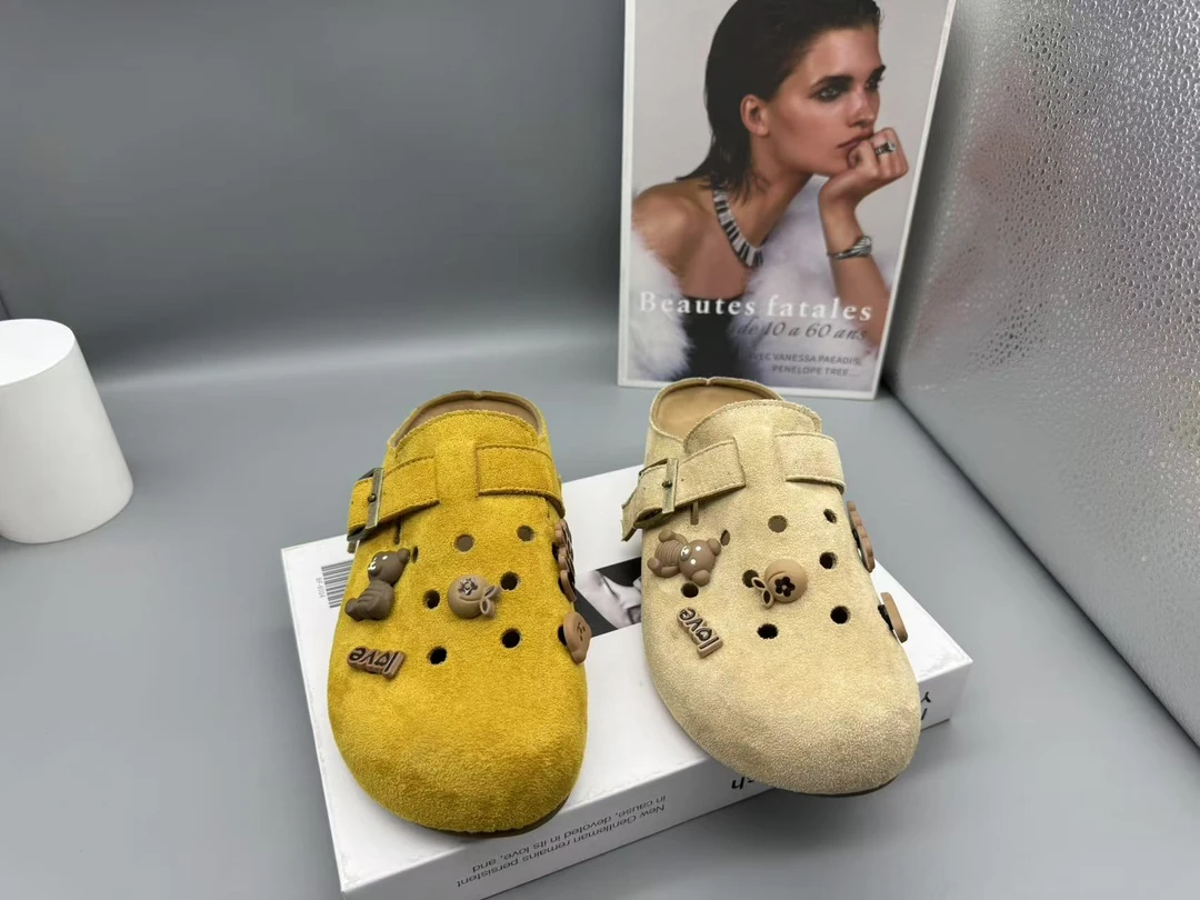 卡通勃肯半拖鞋女2025新款春夏外穿可爱包头拖软底防滑百搭洞洞鞋