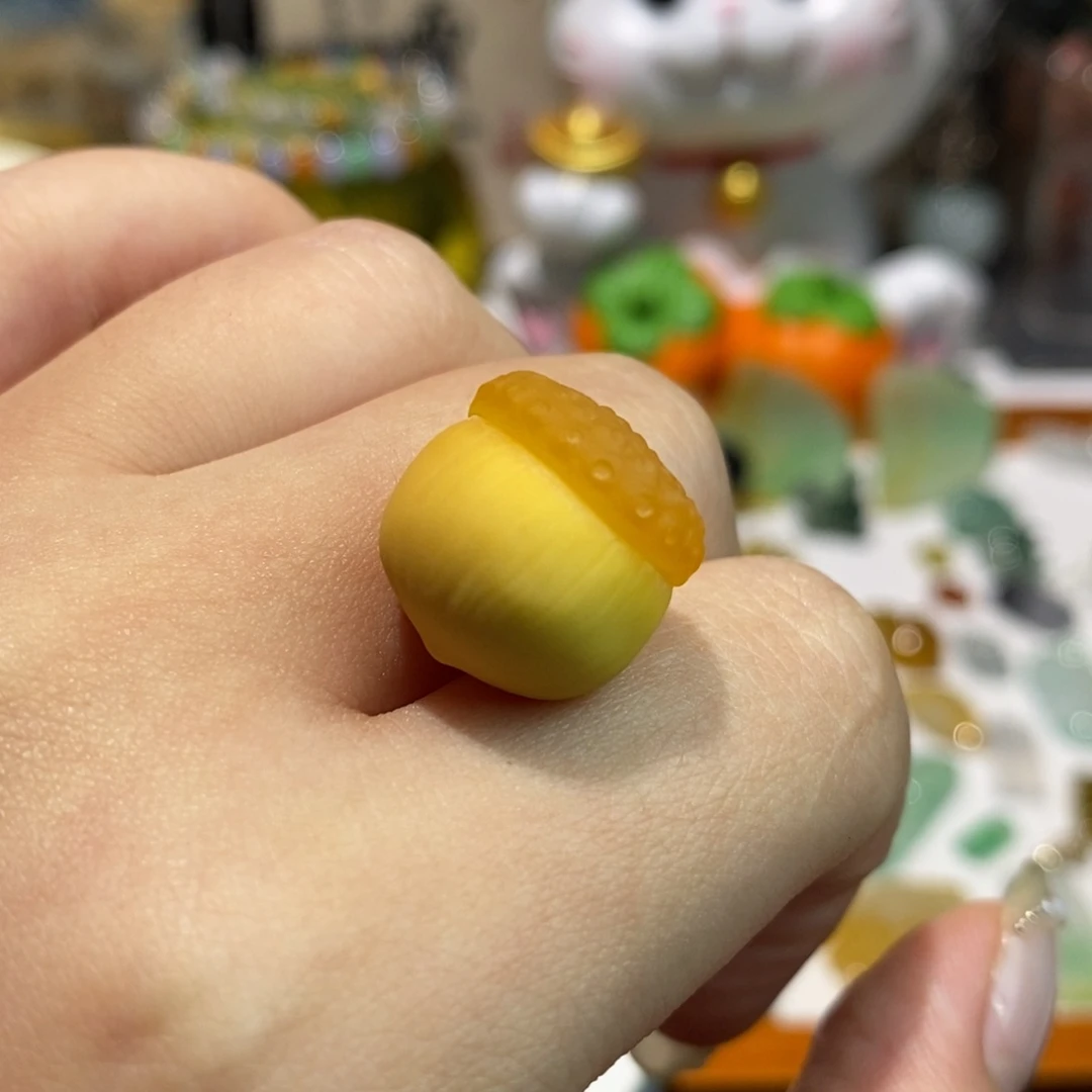 石英质玉（黄龙玉）合金颈饰榛果