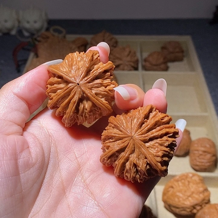 文玩核桃把件七棱异形