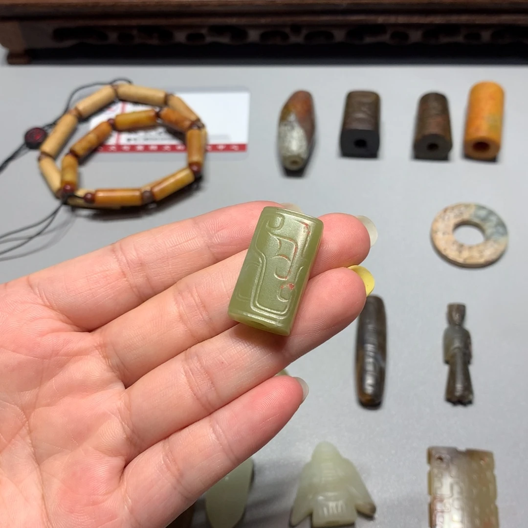 M***a颈饰未镶嵌和田玉（糖玉）