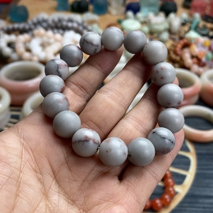 石英岩玉未镶嵌手镯