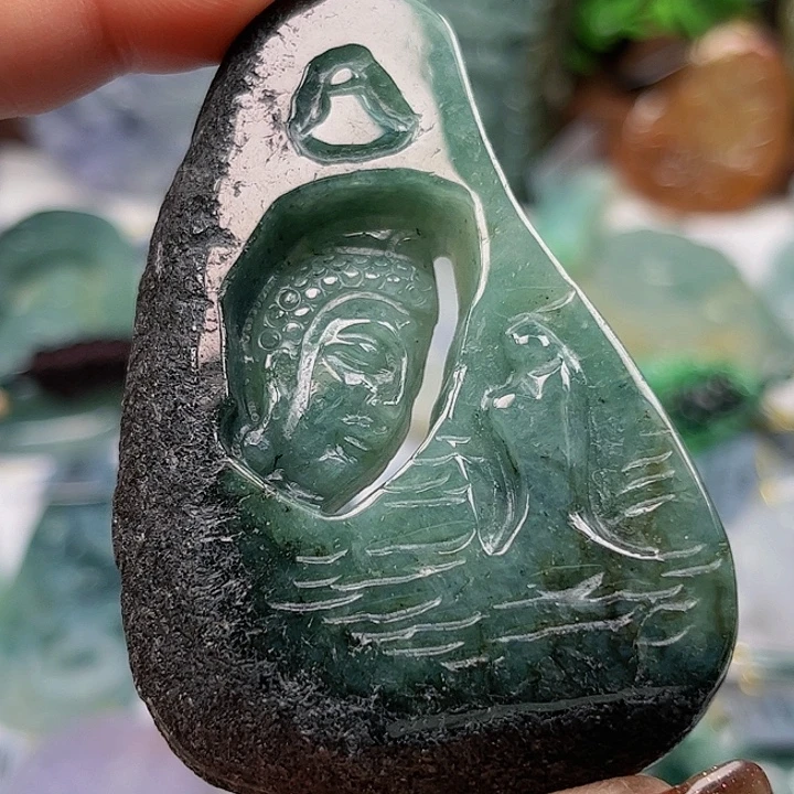 翡翠未镶嵌颈饰挂件