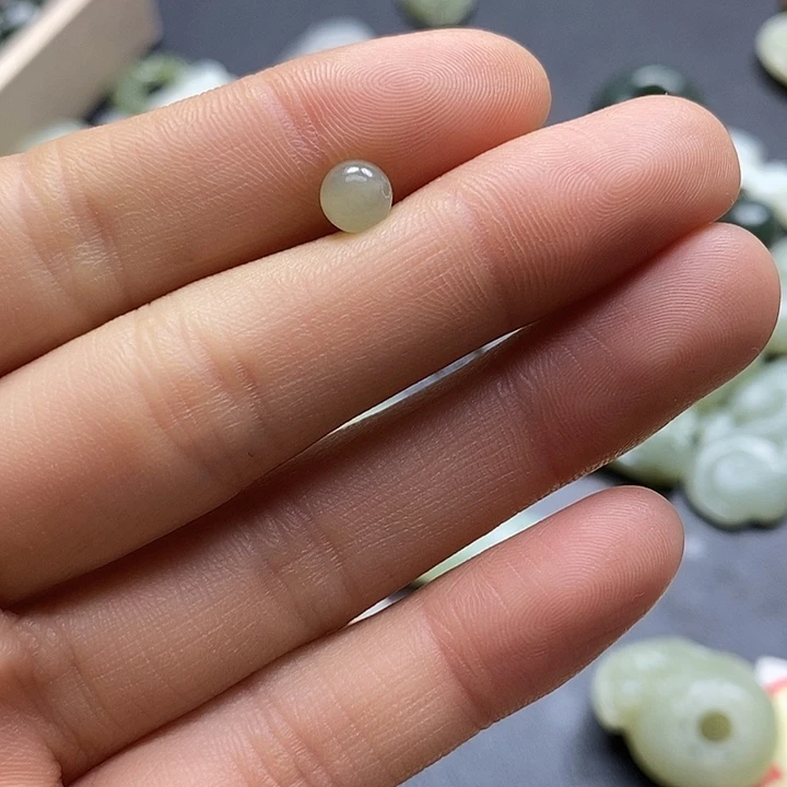 颈饰未镶嵌和田玉美***来