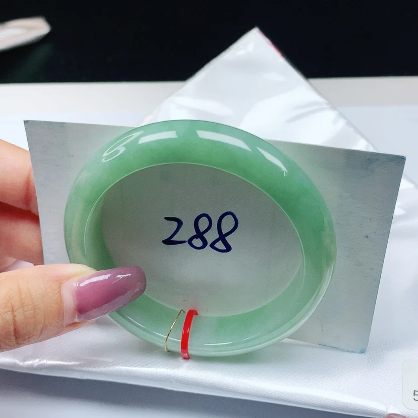 【闪购商品】翡翠手镯未镶嵌 正圈53