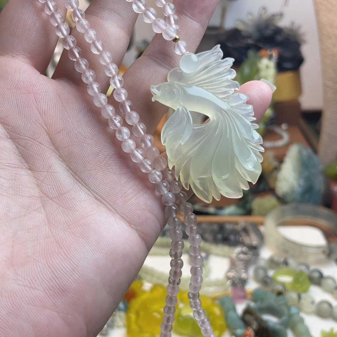 未镶嵌蛇纹石玉吊坠