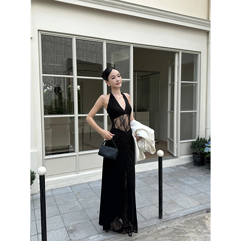 VENUIE【黑曜夜曲】性感弹力蕾丝挂脖绑带修身收腰露背连衣裙24821