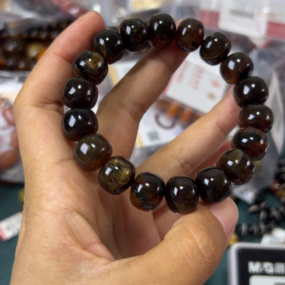 未镶嵌琥珀珠宝奇石750