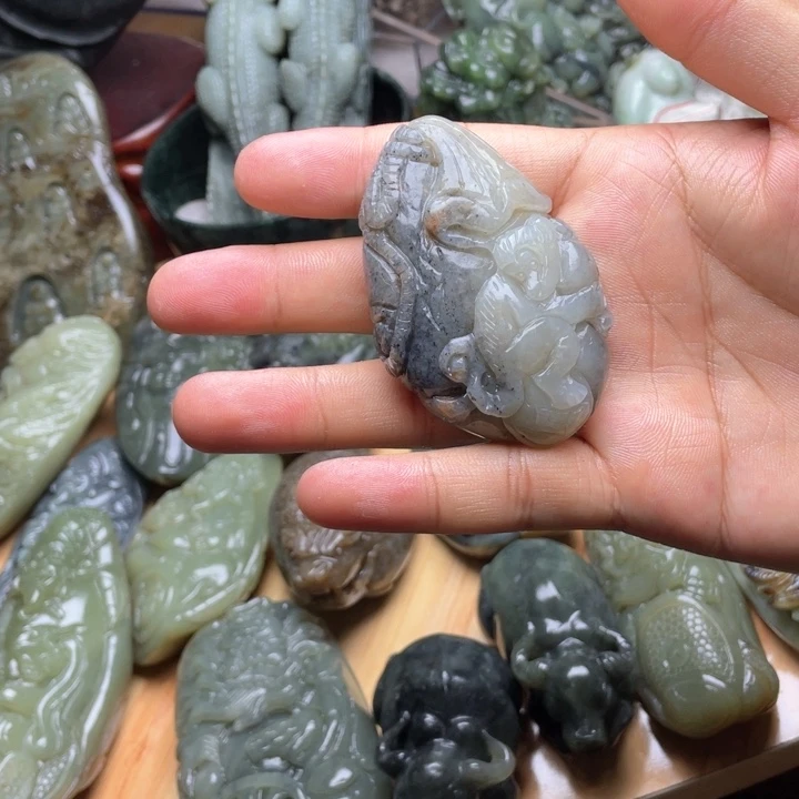 和田玉未镶嵌挂件