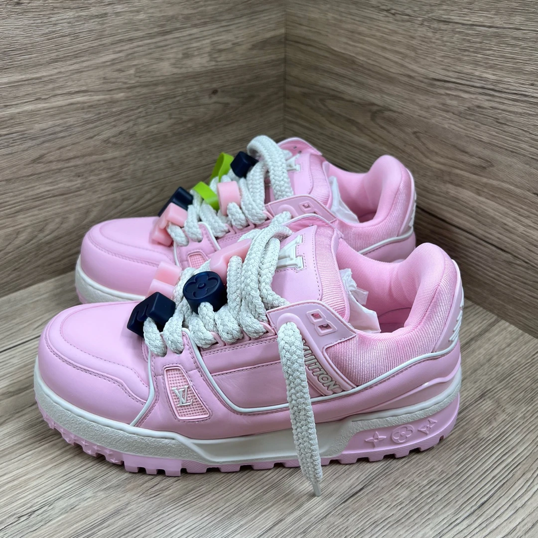 未使用 LouisVuitton/路易威登 Trainer 情人节 粉色小胖丁 40码