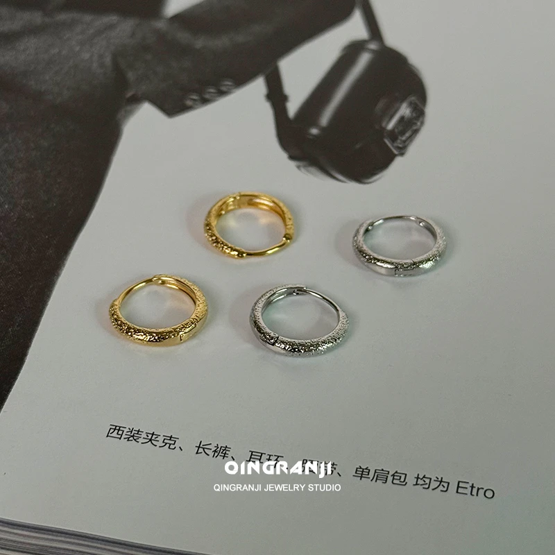 铜合金耳饰 男生配饰个性小巧磨砂耳环中性风男女饰品小耳圈男款