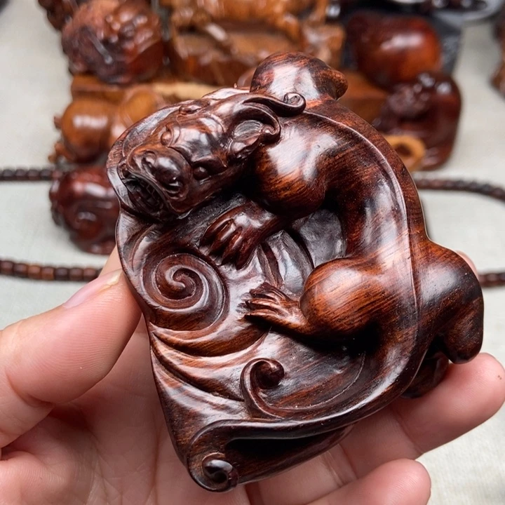 黄花梨/降香黄檀把件