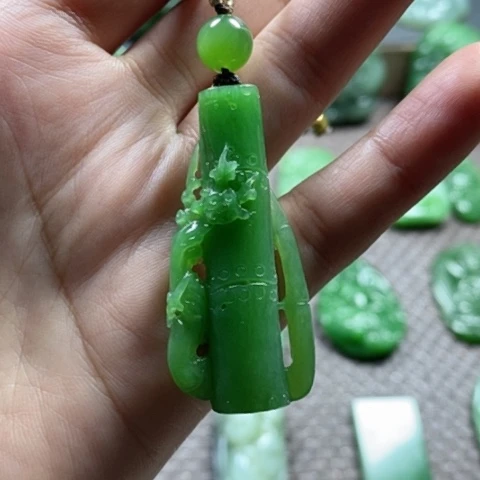 【闪购商品】颈饰未镶嵌和田玉