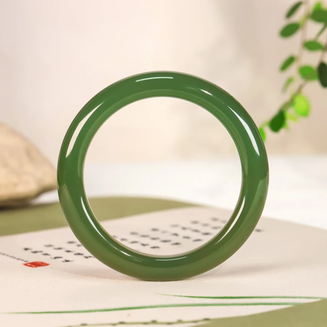 和田玉手镯正圆高冰透菠菜绿时尚百搭送人女士气质美人绿手镯11