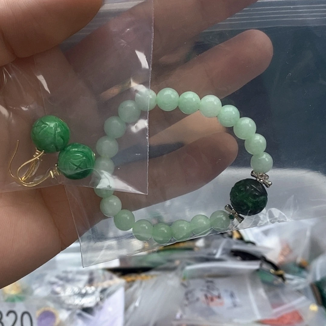 知****翡翠未镶嵌戒指88