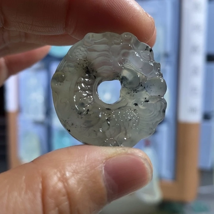 岫玉未镶嵌颈饰吊坠