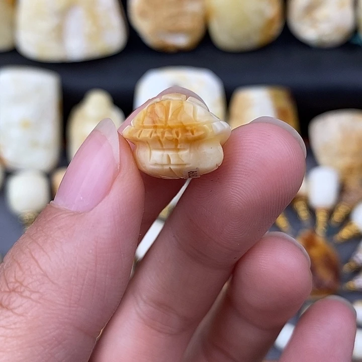 琥珀未镶嵌裸石富甲c979