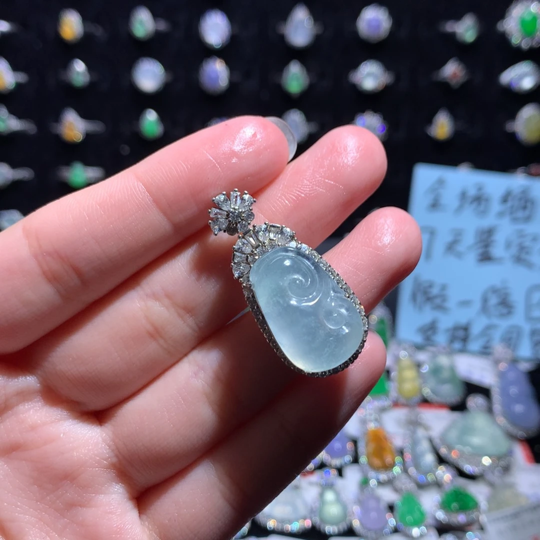 翡翠颈饰银S925镶嵌天然翡翠