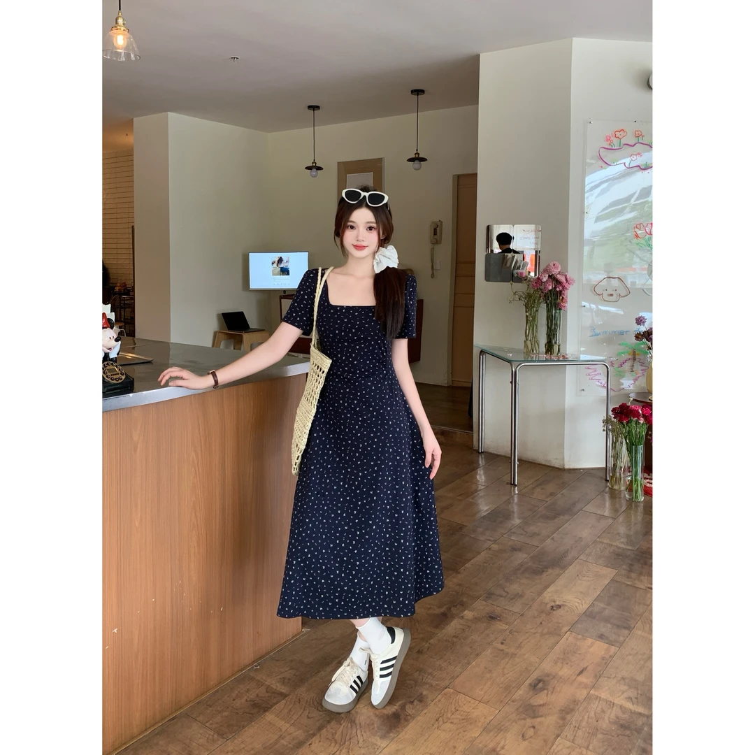 大码女法式气质方领碎花连衣裙2025夏胖mm修身显瘦百搭长裙64265