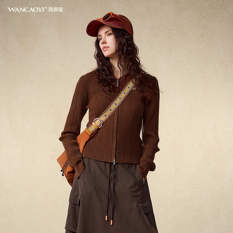 【商场同款】菀壹2025秋新款咖啡色修身连帽针织开衫G39202531
