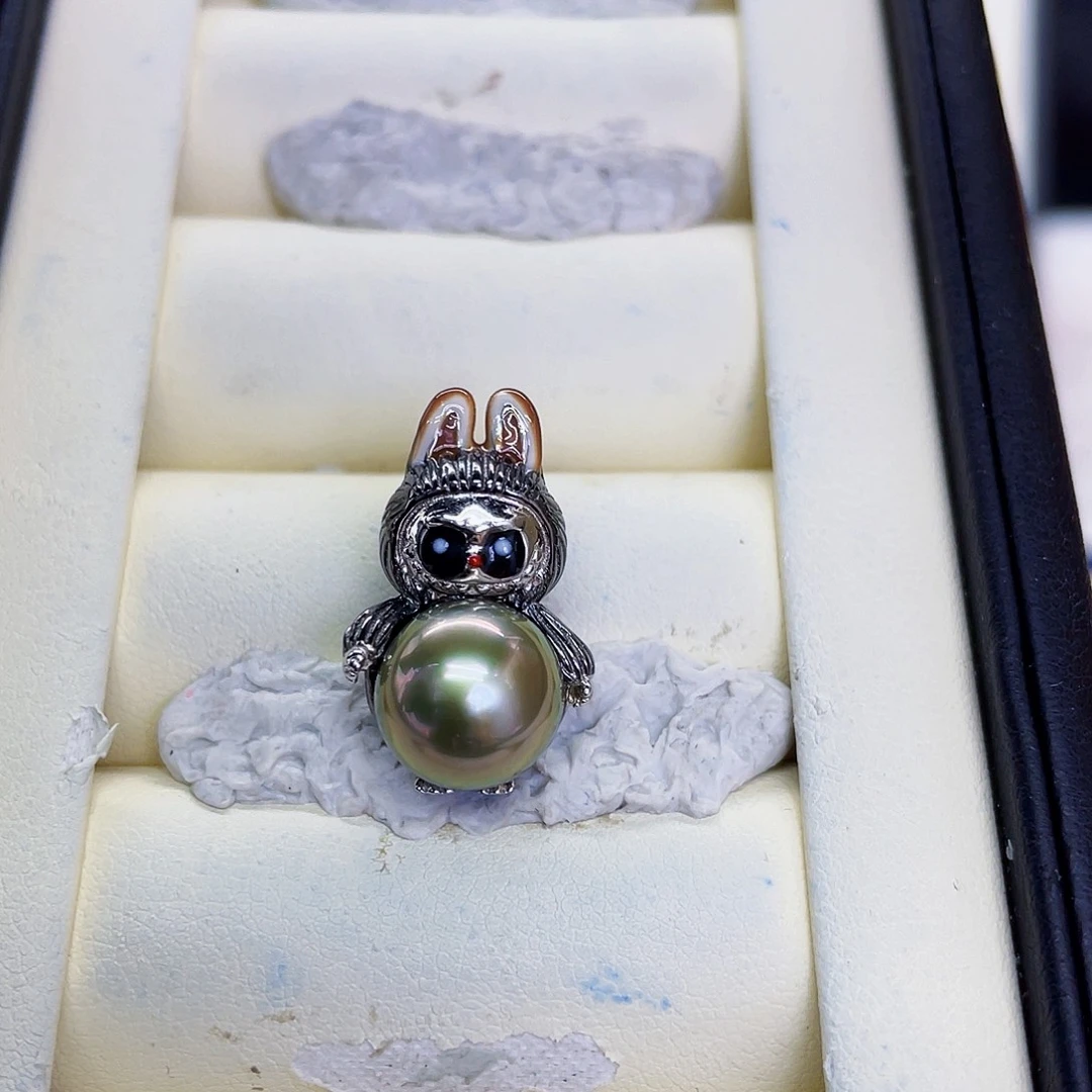 银S925镶嵌吊坠(不含链)海水珍珠大溪地拉布布吊坠10-11mm