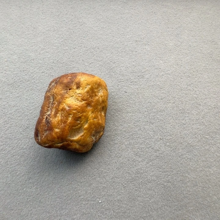 陈***柚未镶嵌琥珀耳饰11.4克